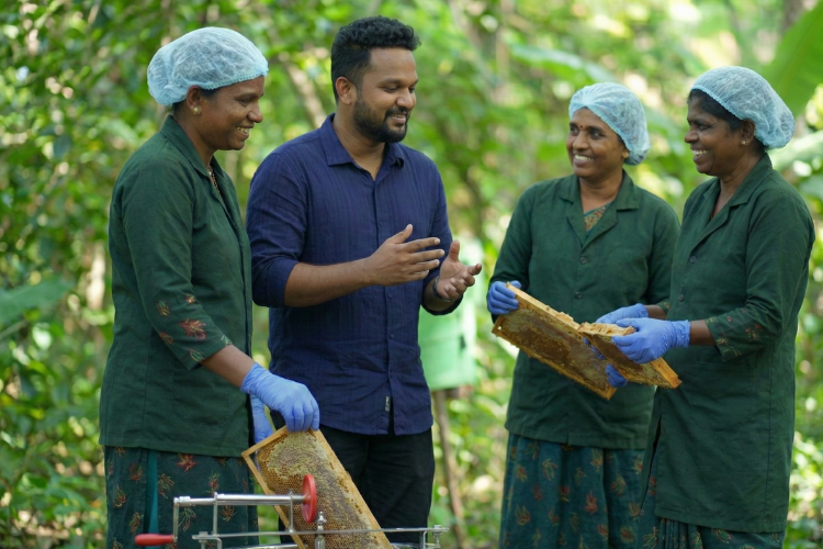 Sreeraj talking with Bee keepers in wayanora